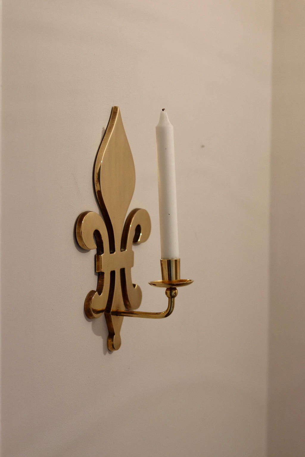 Pair of Fleur deLys Vintage Brass Sconce Noah Ancienne