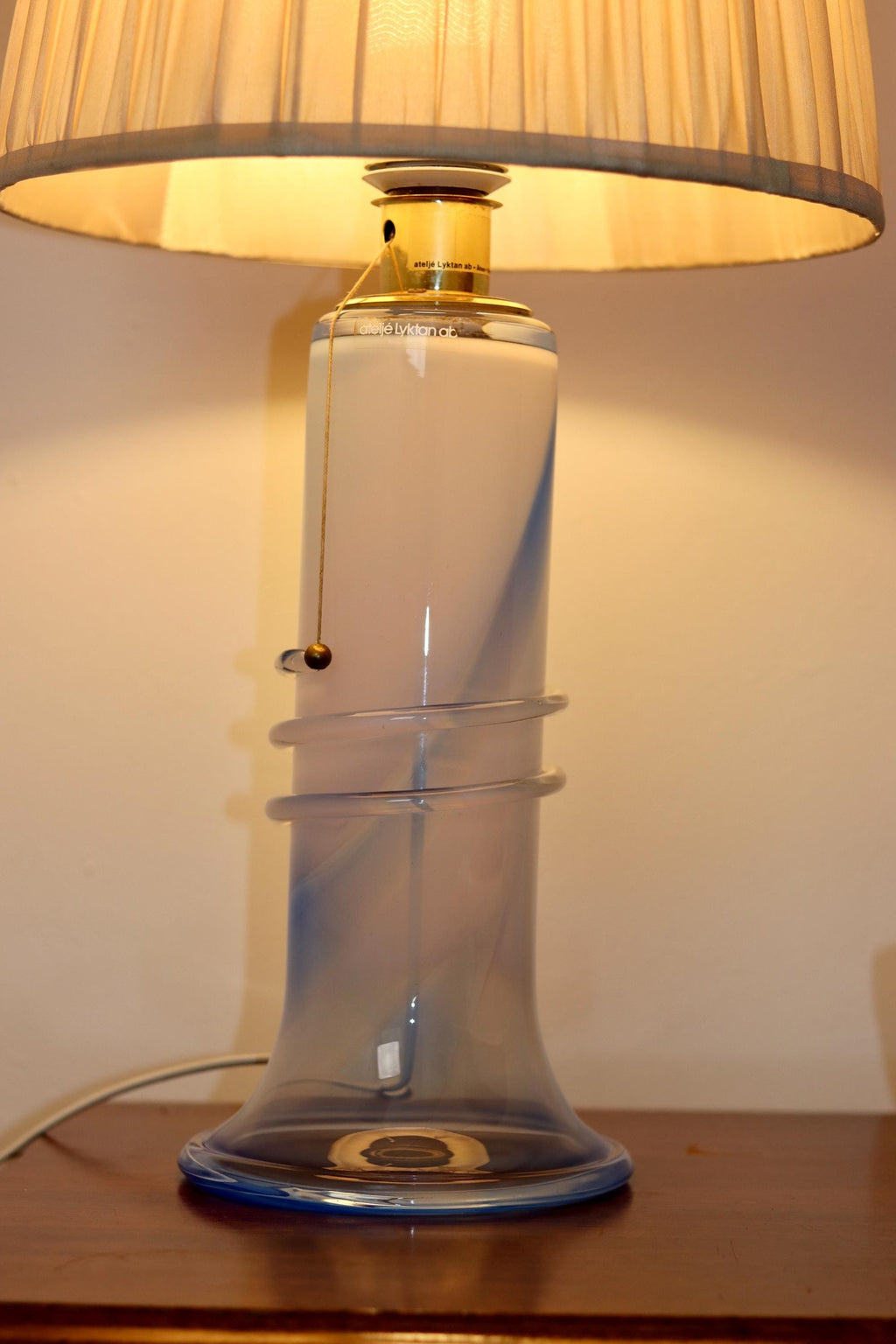 Vintage glass table lamp by Hannelore Dreutler, Studio Åhus, Sweden, 1990's Noah Ancienne