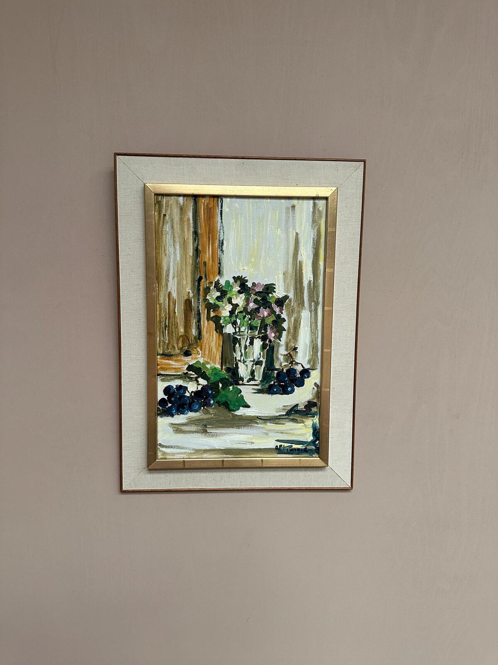 Original Swedish Oil on Canvas – “Still Life with Flowers and Grapes” by Aldo Altomare – Vintage & Framed – 64 × 46 cm (25.2" × 18.1")