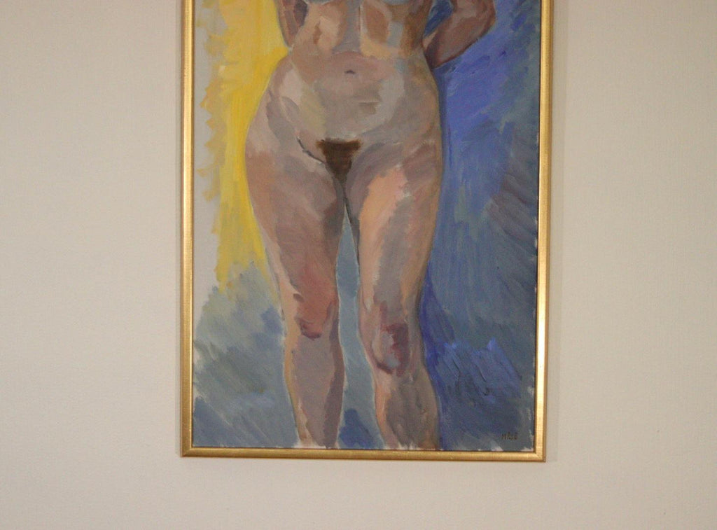 Model Against Blue by Knut Måsö