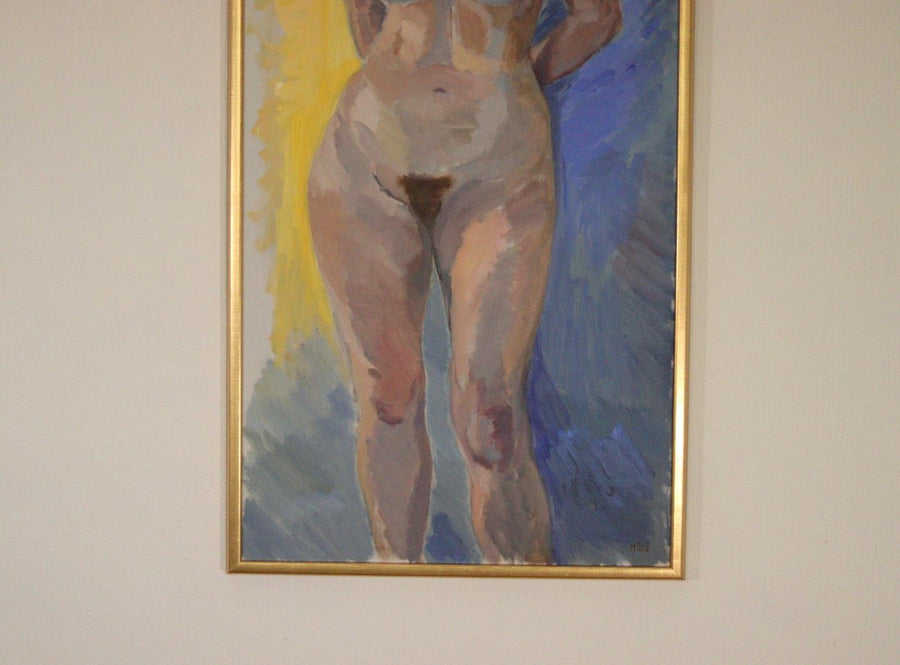 Model Against Blue by Knut Måsö