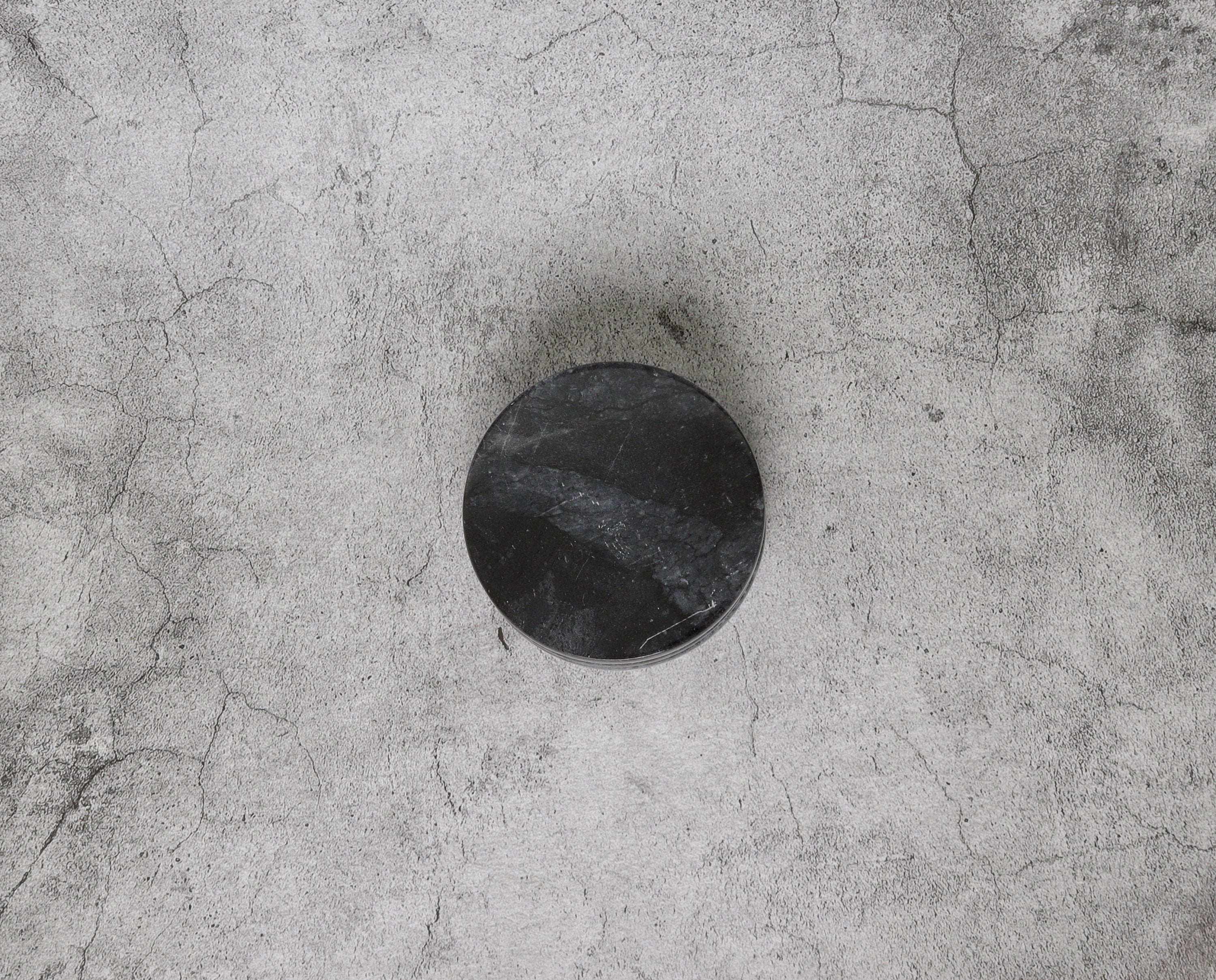 Gabriella – Black Round Natural Marble Coasters - set of 4